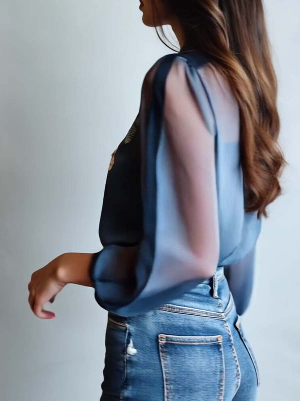 Blommig blus i bohemisk chic-stil
