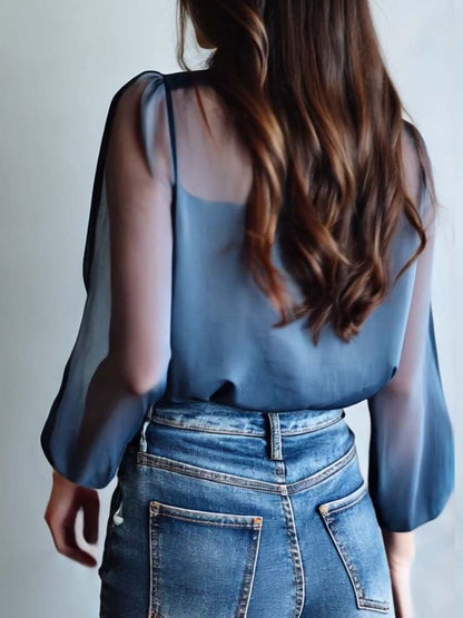 Blommig blus i bohemisk chic-stil