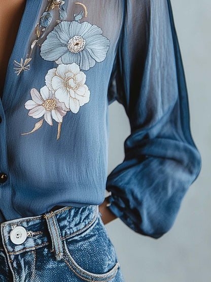 Blommig blus i bohemisk chic-stil