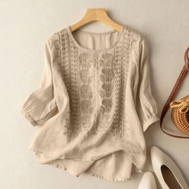 Aurora | Broderad avslappnad blus