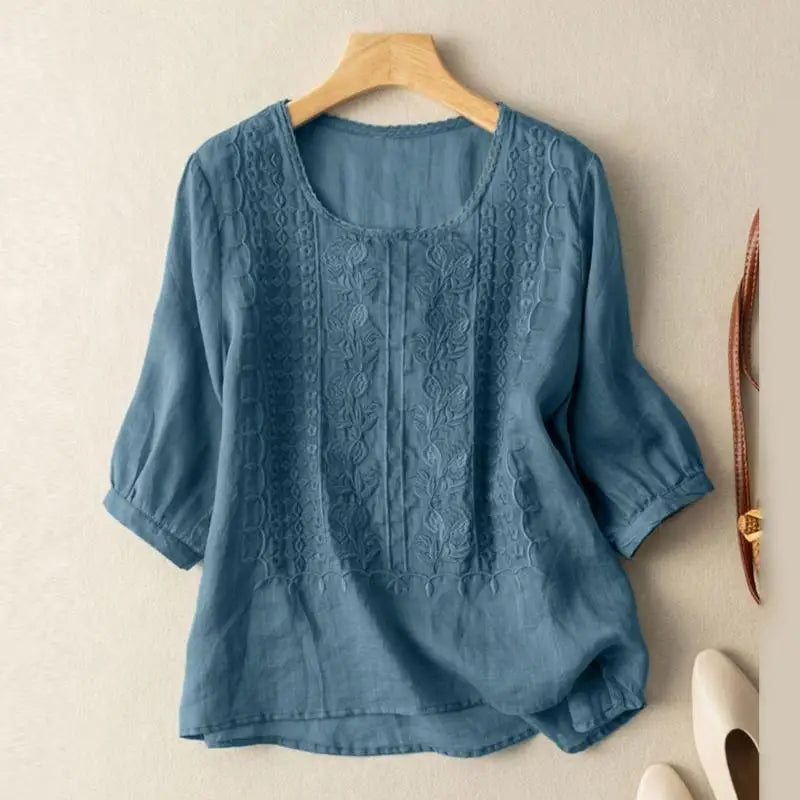 Aurora | Broderad avslappnad blus